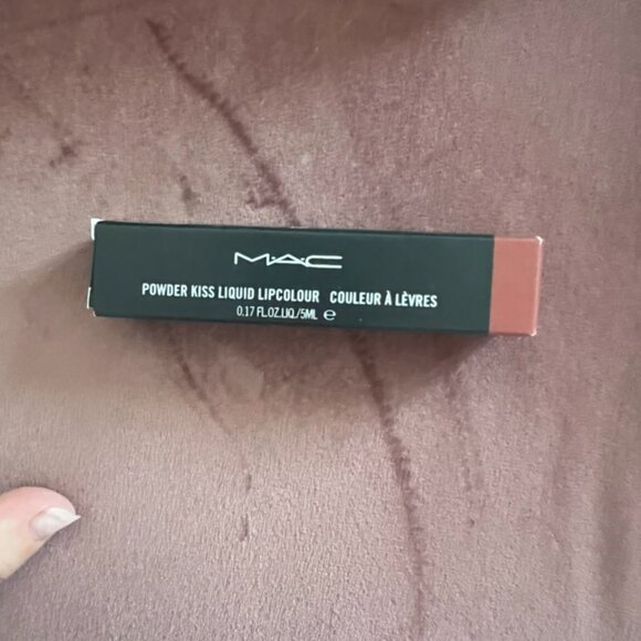 MAC Powder Kiss Liquid Lipcolor - 989 Mull It Over --peachy pink --nwt - Picture 4 of 5